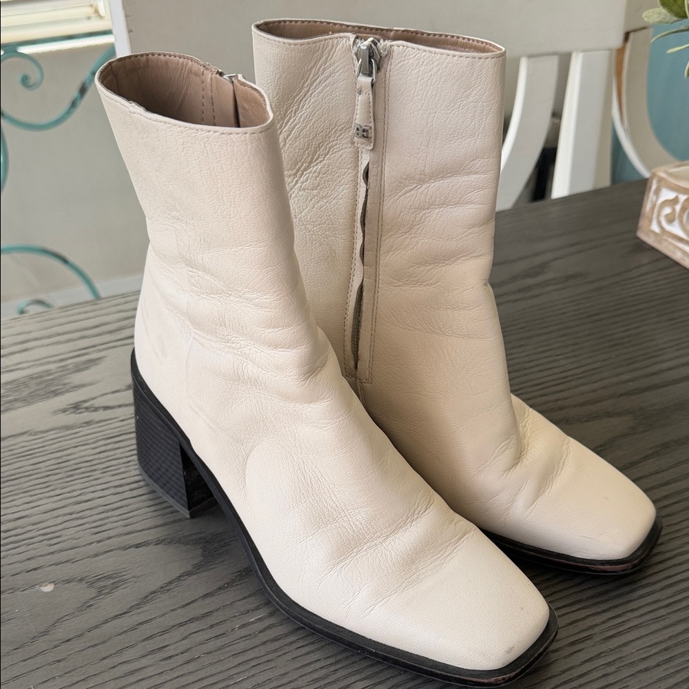 Sam Edelman Elegant Cream Ankle Boots